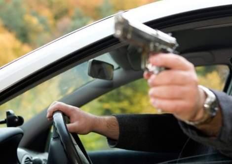 По делу о расстреле мужчины из автомашины проходят двое жителей Арыси